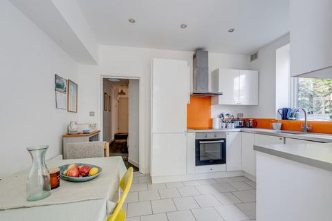 40 Kitchener Road, London, N2 8AS