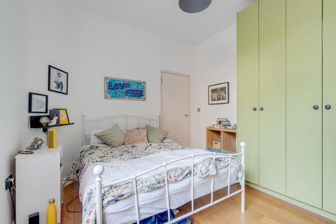 40 Kitchener Road, London, N2 8AS