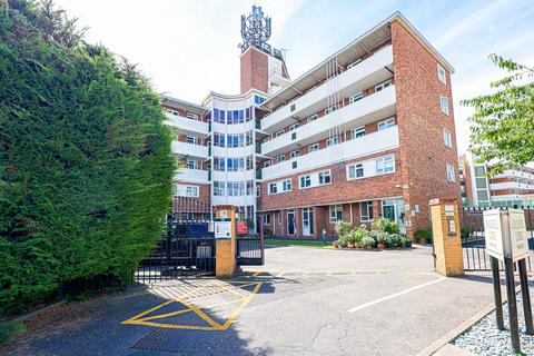 2 bedroom apartment for sale, London Road, Westcliff-on-Sea