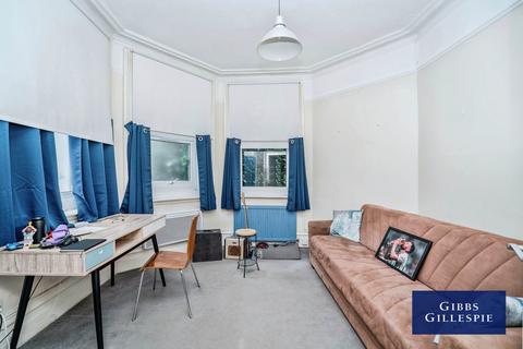 2 bedroom flat to rent, Avenue Road, W3