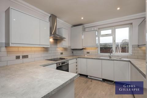 3 bedroom apartment to rent, Packhorse Road, Gerrards Cross