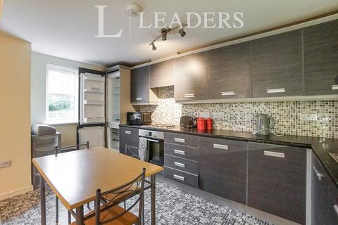 2 bedroom apartment to rent, Ladybarn Court, Fallowfield, Manchester, M14