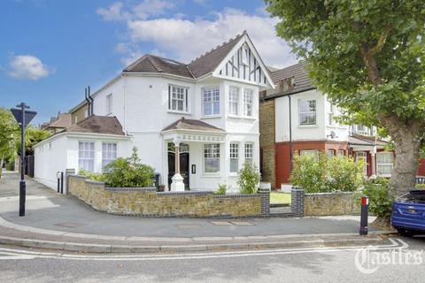 1 bedroom flat for sale, Fox Lane, London, N13