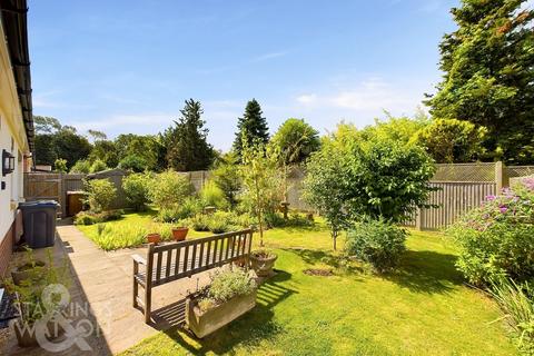 2 bedroom detached bungalow for sale, Sutton Drive, Sutton Gardens, Wymondham