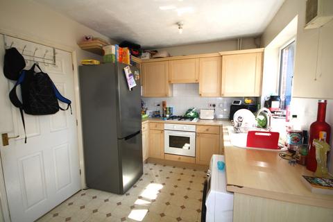 2 bedroom terraced house to rent, Wansbeck Close, Stevenage