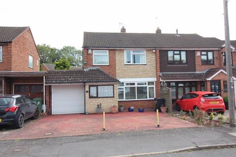 3 bedroom semi-detached house for sale, Fairview Crescent, Kingswinford DY6