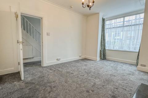 5 bedroom terraced house to rent, Marshall Terrace, Leeds, LS15 8EA