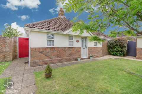 2 bedroom detached bungalow for sale, Rowan Chase, Tiptree