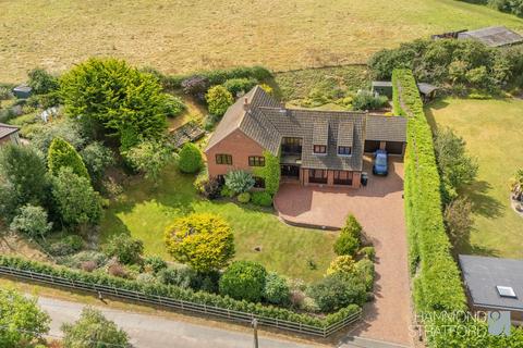 5 bedroom detached house for sale, Ferry Road, Surlingham