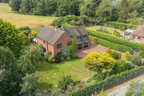 5 bedroom detached house for sale, Ferry Road, Surlingham