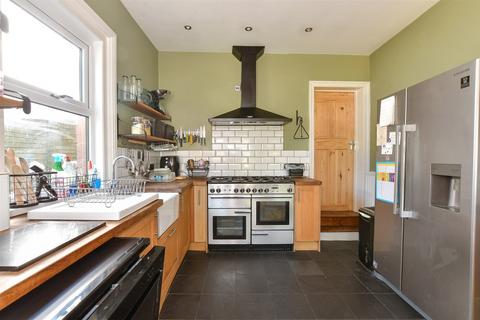 5 bedroom end of terrace house for sale, Carisbrooke Road, Newport, Isle of Wight