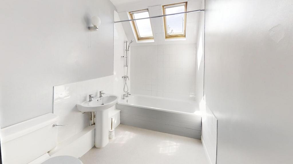 Easton-Square-Portland-Dorset-UK-Bathroom