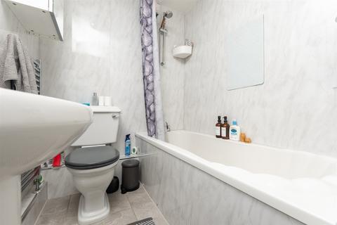 8 East Road, Welling, DA16 3DT