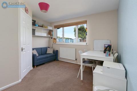28 Cricketers Road, Arlesey, SG15 6SP