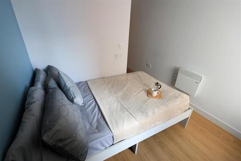 Studio to rent, Chatham Place, Liverpool L7