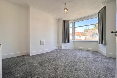 3 bedroom flat to rent, Romford RM1