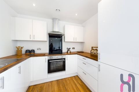 2 bedroom flat to rent, Media City, Michigan Point Tower D, 18 Michigan Avenue, Salford, M50