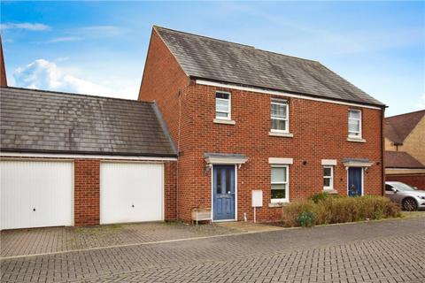 3 bedroom semi-detached house for sale, Kempton Close, Oxfordshire OX26