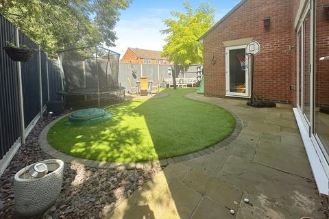 3 bedroom detached house for sale, Blackthorn Gardens, Whetstone, Leicester, Leicestershire