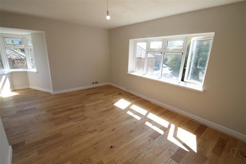 2 bedroom flat to rent, Woodford IG8