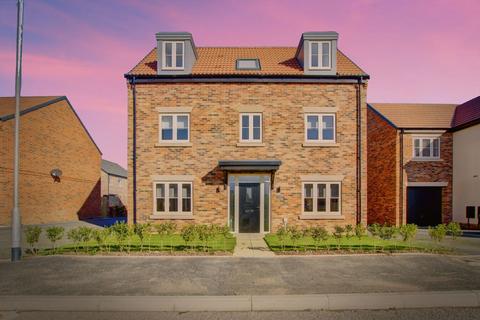 5 bedroom detached house for sale, Grendon Gardens, Darlington DL2