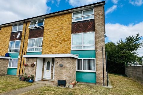 77 Shepherds Close, Romford, RM6 5AH