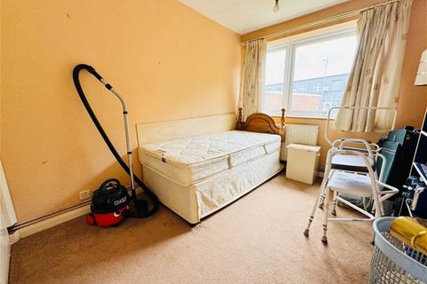 77 Shepherds Close, Romford, RM6 5AH