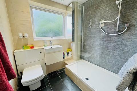 77 Shepherds Close, Romford, RM6 5AH