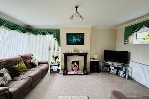 2 bedroom detached house for sale, Cefn Parc, Tredegar