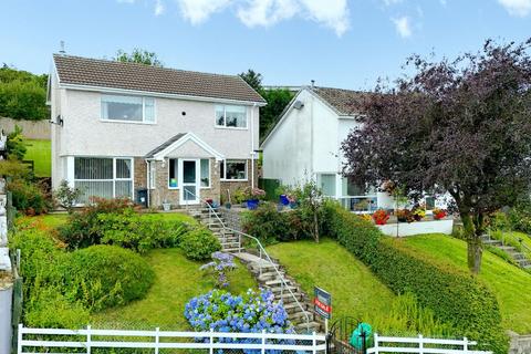 2 bedroom detached house for sale, Cefn Parc, Tredegar