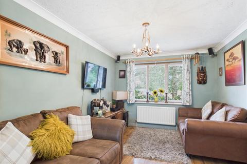 14 Barrell Close, Frating, Colchester, CO7 7GD