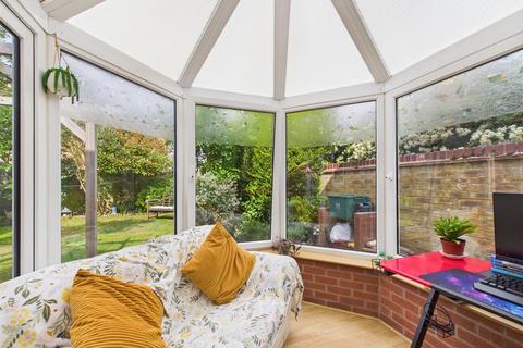 14 Barrell Close, Frating, Colchester, CO7 7GD