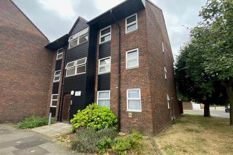 1 bedroom maisonette for sale, Veronica Close, Romford