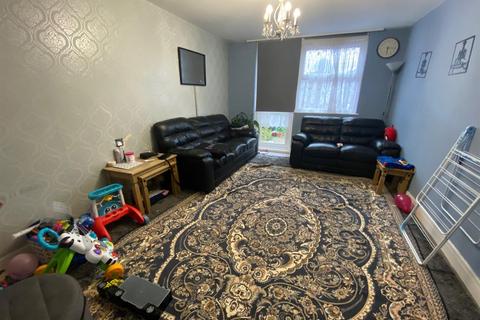 1 bedroom maisonette for sale, Veronica Close, Romford