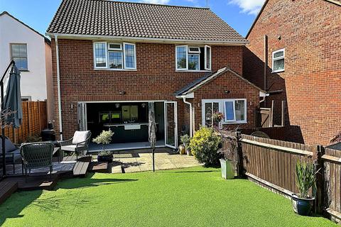 4 bedroom detached house for sale, Belswains Lane, Hemel Hempstead HP3