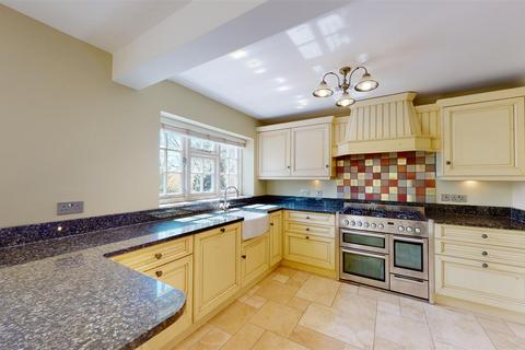 4 bedroom detached house to rent, School Lane, Colsterworth