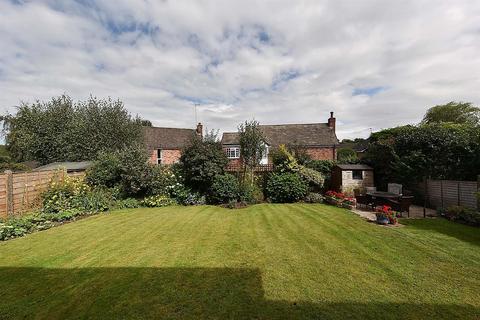 4 bedroom detached house for sale, Thorne Close, Prestbury