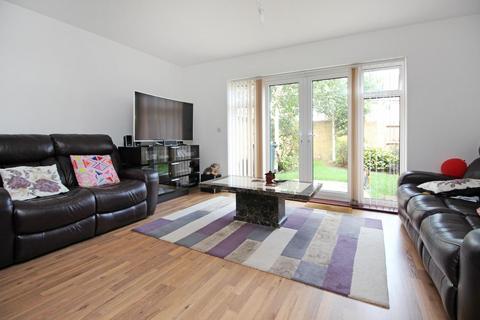 3 bedroom semi-detached house to rent, The Drive, Canterbury