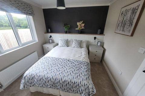 2 bedroom property for sale, The Broyle, Halland