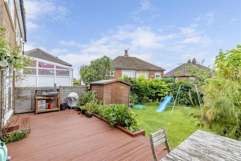 4 bedroom semi-detached house for sale, Kirkwood Crescent, Leeds