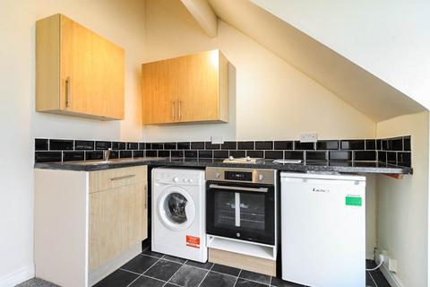 1 bedroom apartment to rent, Austhorpe Road, Leeds LS15