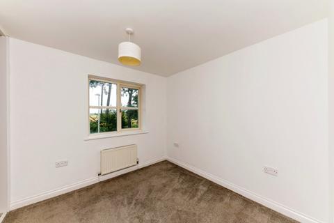 10 Osprey Drive, Great Coates, Grimsby, DN37 9HT
