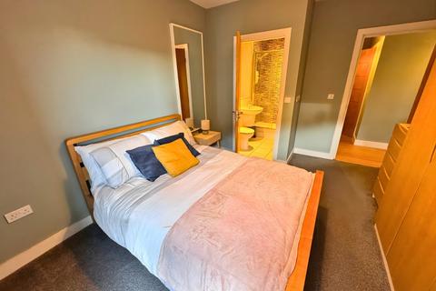 2 bedroom apartment for sale, Canal Point, Manchester M4