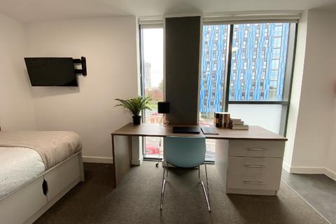 Studio to rent, Birmingham B15