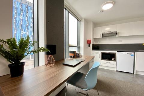 Studio to rent, Birmingham B15