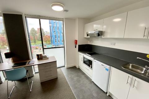 Studio to rent, Birmingham B15