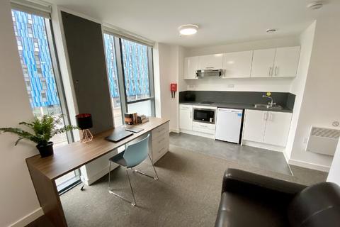 Studio to rent, Birmingham B15