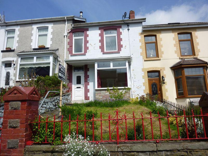 Berw Road, Tonypandy CF40 2HG 2 bed terraced house £450 pcm (£104 pw)