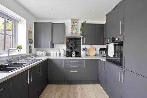 9 Chestnut Drive, Barlborough, Chesterfield, S43 4ZF
