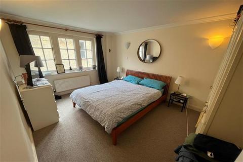 2 bedroom flat to rent, London WC1H